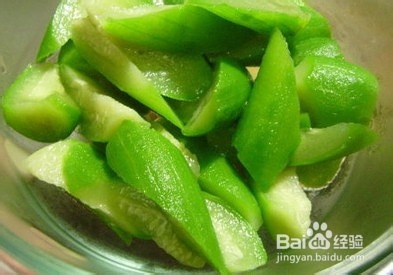 每日美食-芙蓉菌菇丝瓜汤的做法