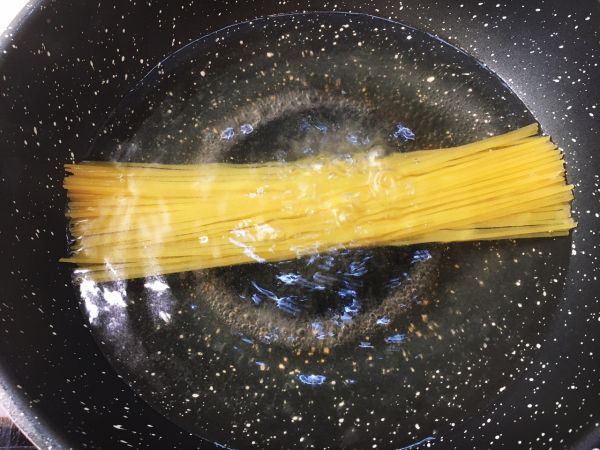 日式金枪鱼意面
