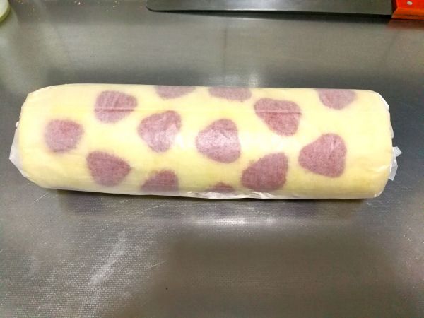 彩绘草莓蛋糕卷