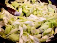 尝兽观教你做‘葱爆羊肉’