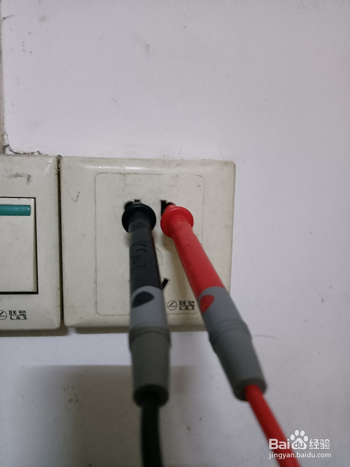 万能表如何测量直流电压和交流电压