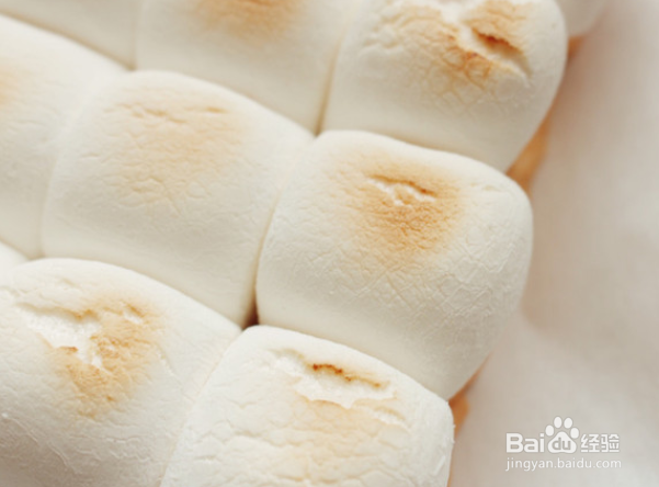 如何去制作烤棉花厚糖吐司