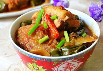 美味鲨鱼茄子砂锅煲的做法