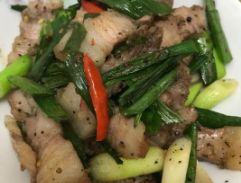 蒜苗炒咸猪肉 百度经验