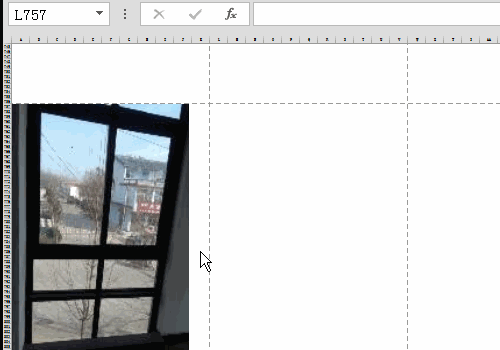 excel中怎么把插入的多张图片快速平铺排列