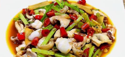 蒜苔炒鱿鱼仔的做法