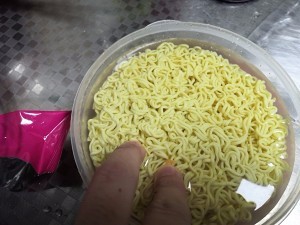 如何用微波炉做出好吃的泡面