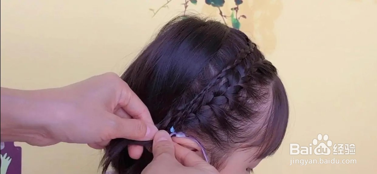 蘑菇头怎么扎好看 女孩 超短