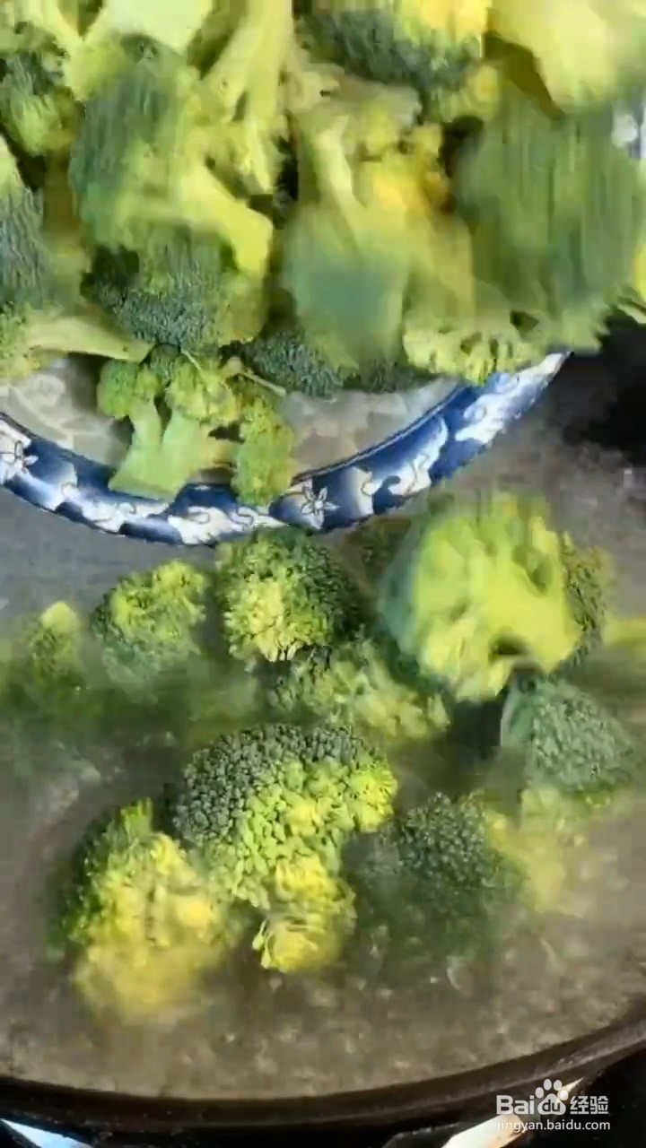 如何制作好吃的虾仁炝西兰花