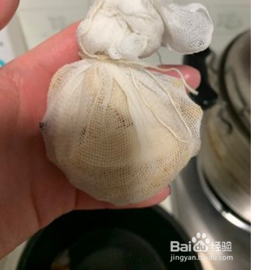 冬季进补参鸡汤