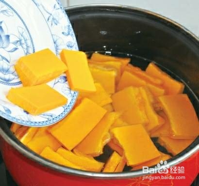 再简单不过的百合南瓜粥