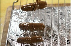 花生酱夹心巧克力棒