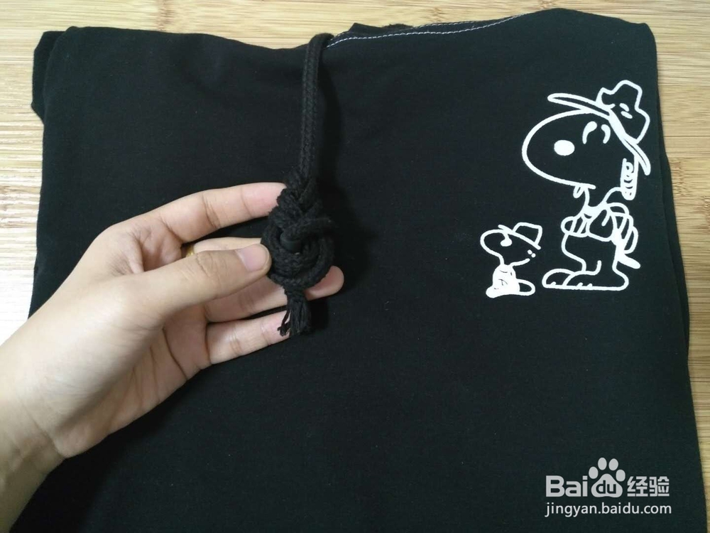 卫衣带子怎么打结好看