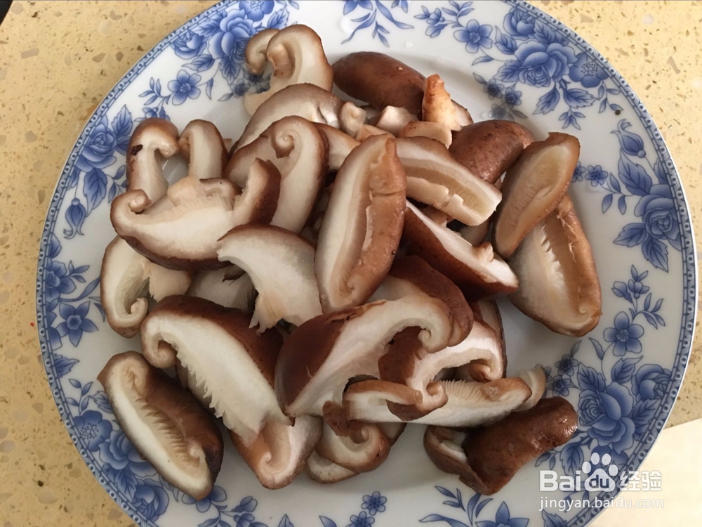 素菜圆椒香菇炒茄子
