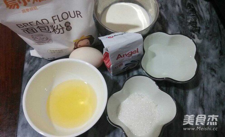 火腿肠花朵面包