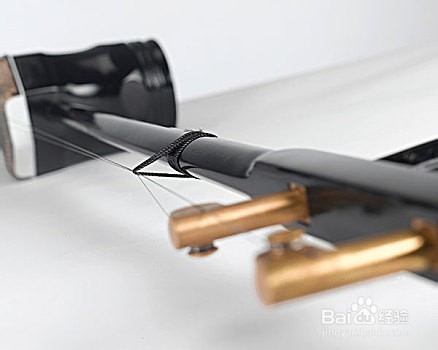 二胡坐姿持弓持琴方法技巧