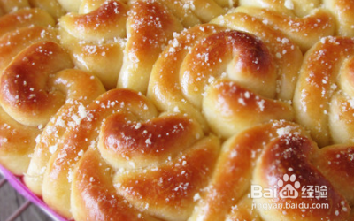 淡奶玫瑰花面包的制作方法