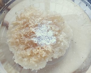 红枣枸杞银耳汤