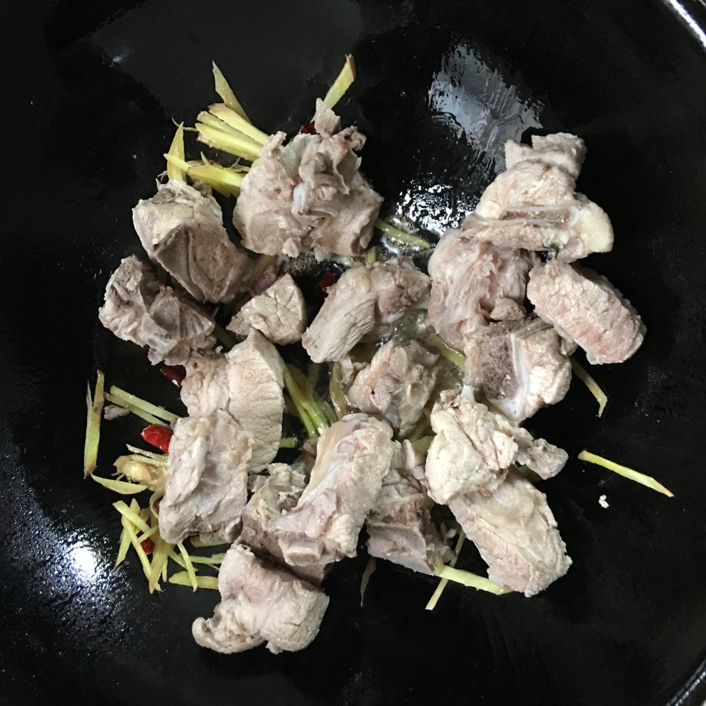 酸菜粉条炖排骨，你没有品尝过的人间美味