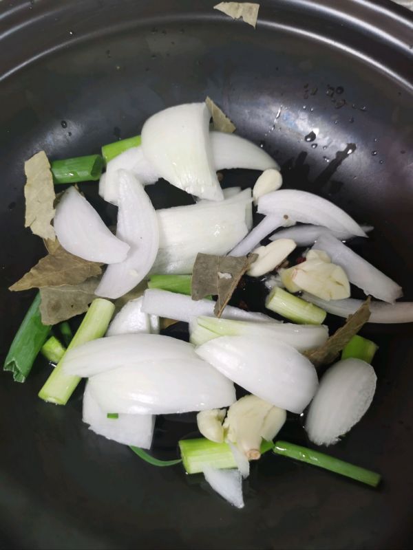 解馋鸡爪鸡脖煲