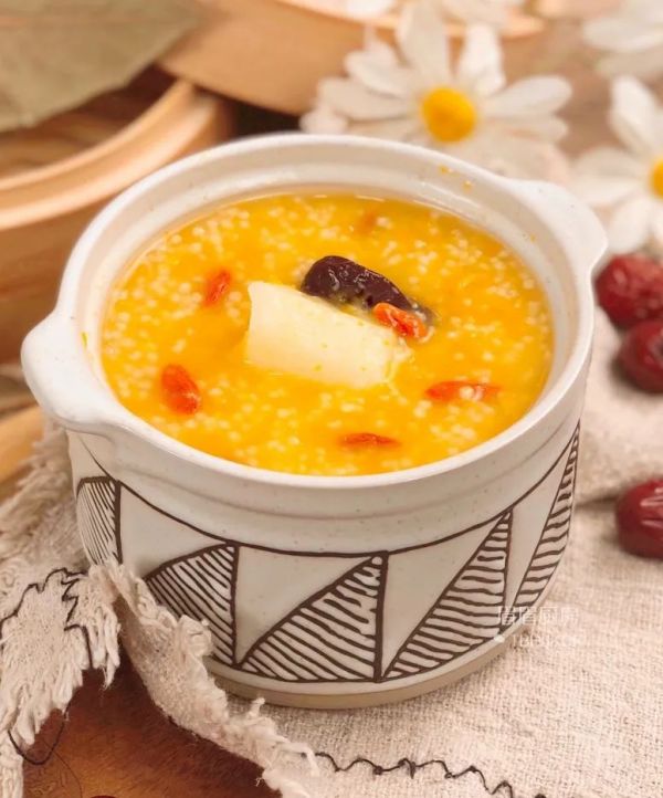 南瓜小米红枣粥