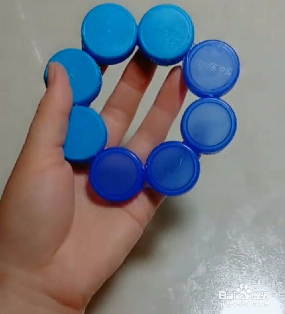 废物利用“矿泉水瓶盖”做的 隔热垫