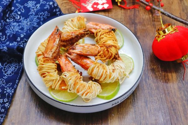 红红火火腰缠万贯面条炸大虾高颜值好口味