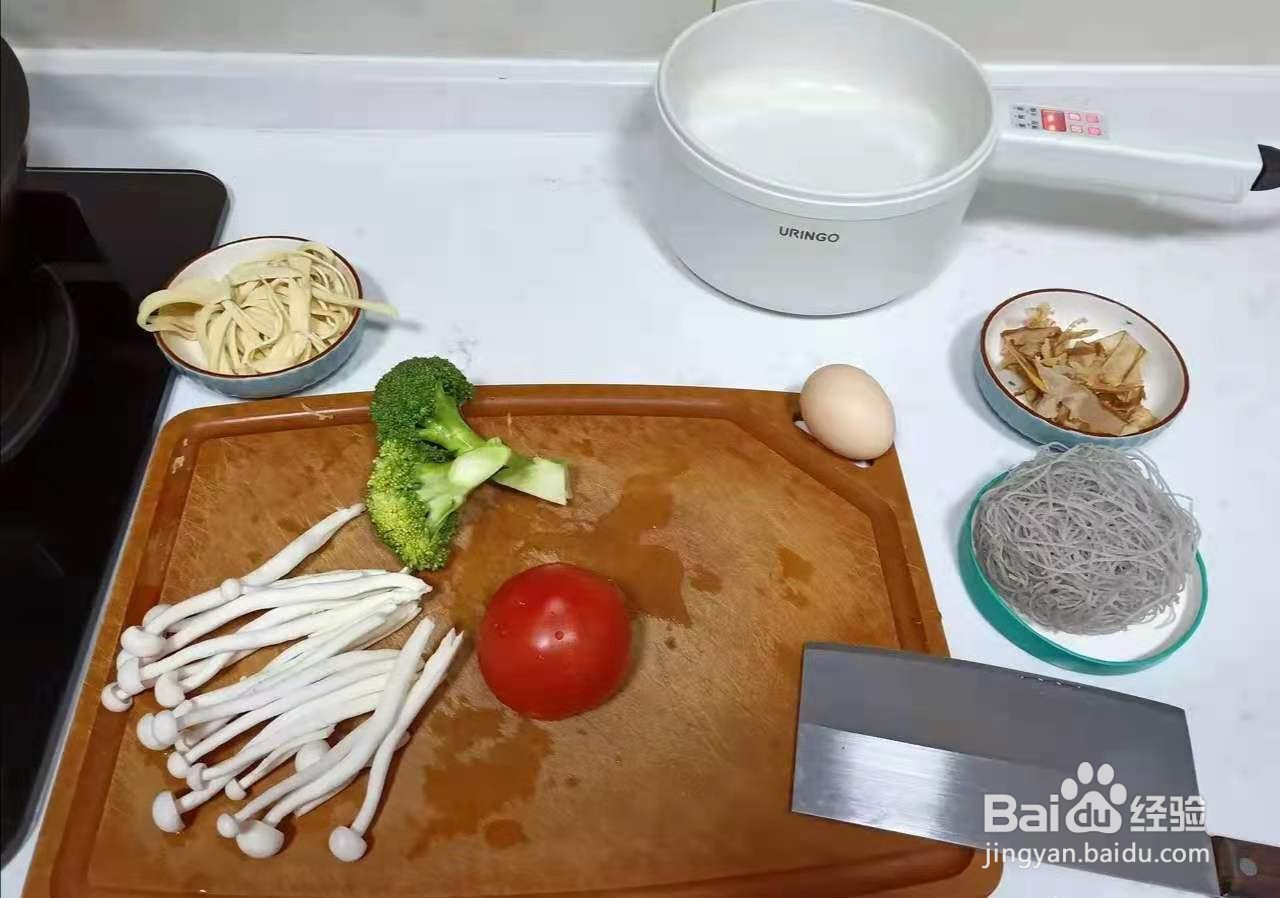 木鱼花菌菇粉丝煲的做法