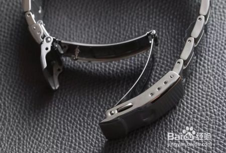 这个夏天的海滩，最好看的比基尼？潜水表不服