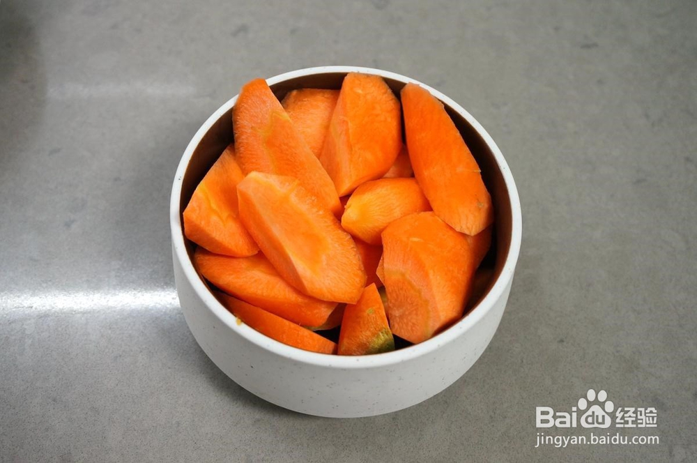 汤鲜肉嫩胡萝卜鸡汤