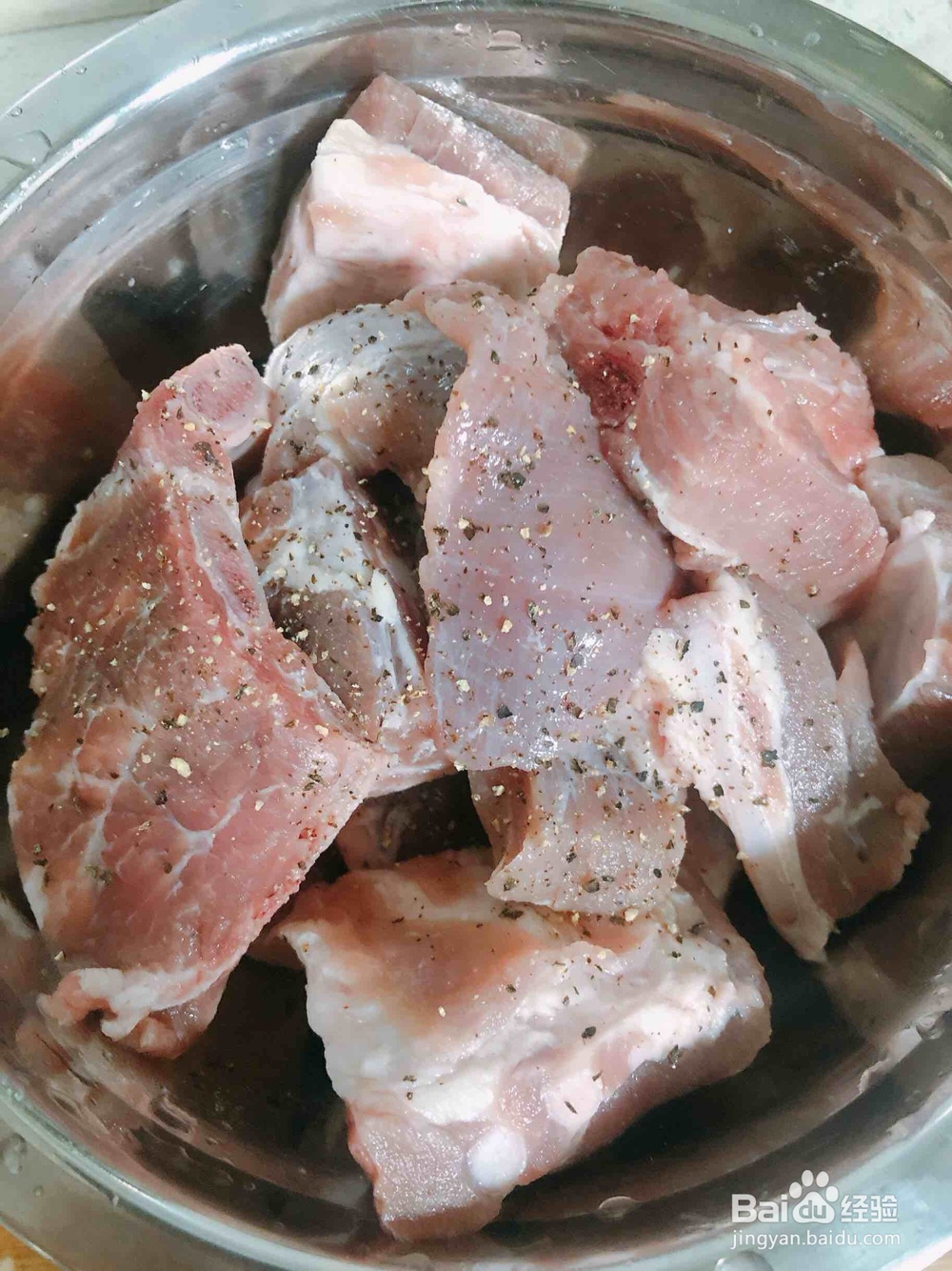 如何制作空气炸锅版蒜香猪肋骨