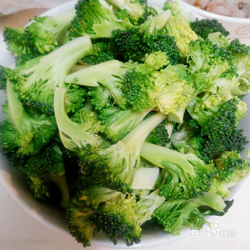 毫无压力做虾仁炒西兰花