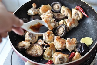 无油香菇栗子鸡