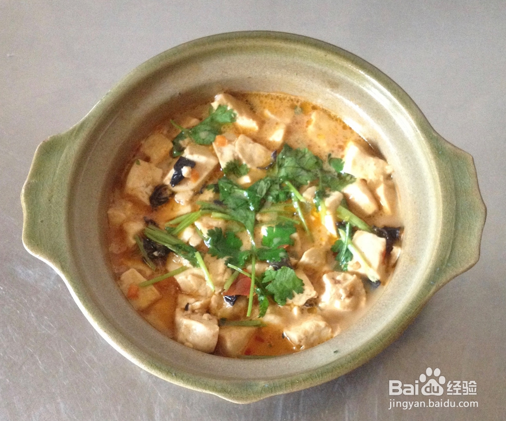 懒人豆腐做法:骨汤调料包+豆腐+水=骨汤豆腐