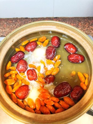 当归红枣枸杞鸡蛋汤