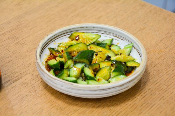 鸡蛋黄瓜鲜汤面