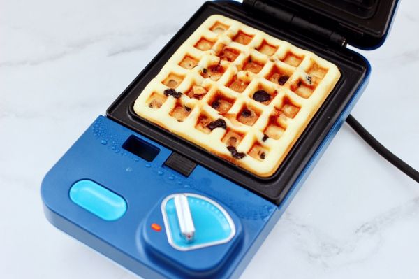 奶香水果干华夫饼