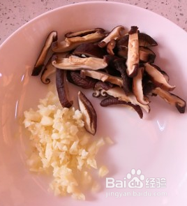 家常香菇炒油菜的做法