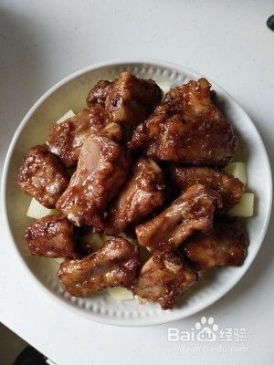 家常菜(香酥排骨蒸土豆)的做法