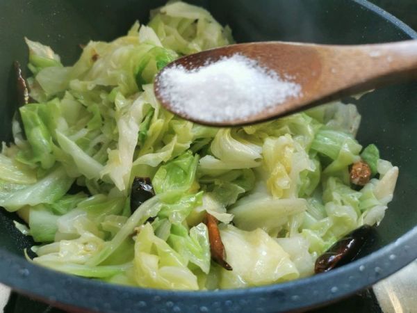 清爽下饭手撕包菜