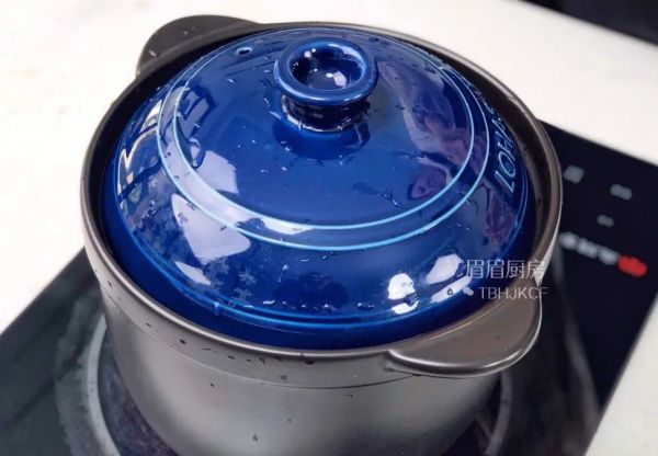 菌菇排骨养生汤