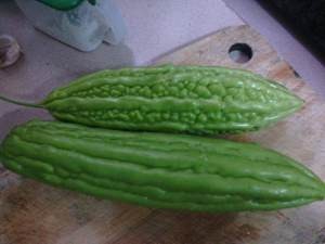 养生食补苦瓜排骨汤的做法