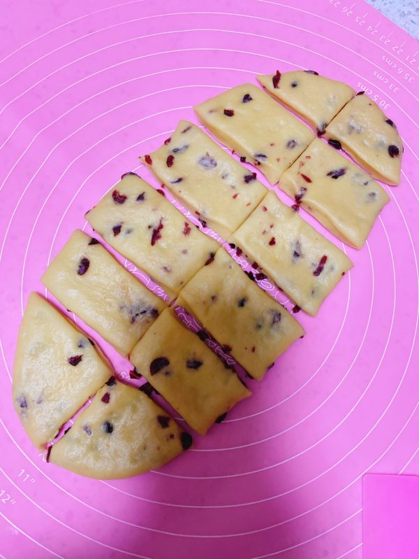 奶香蔓越莓小面包