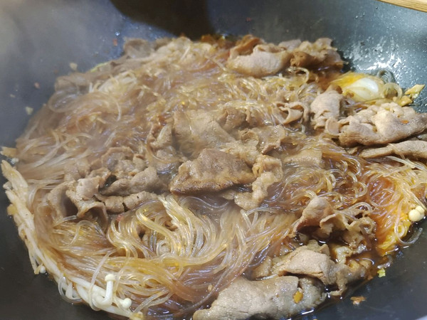 酸辣肥牛粉丝煲