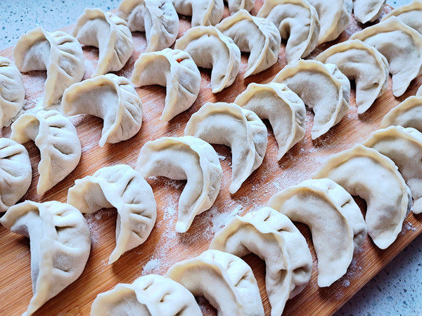 家常时蔬酸汤素饺