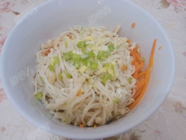 胡萝卜拌金针菇