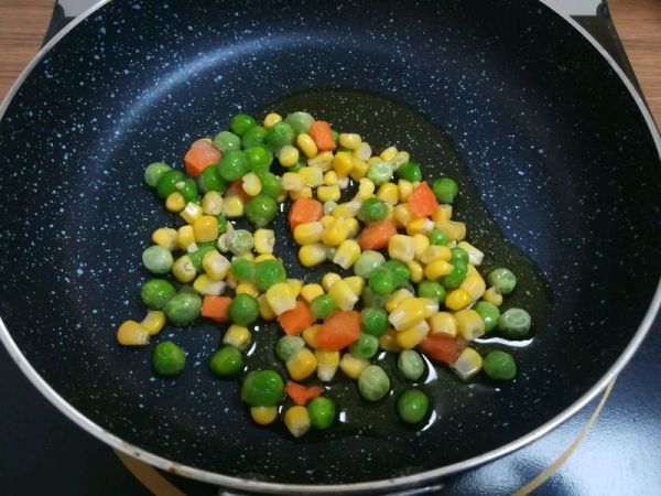 时蔬咖喱炒饭脆筒