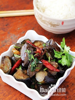 华一伟业推荐四类食物养出水润双唇