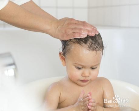 宝宝不愿意洗澡怎么办