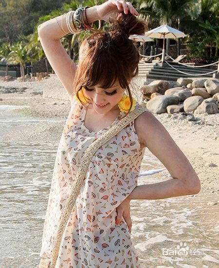 矮个女孩夏日穿衣首选背心+短裤 打造完美九头身